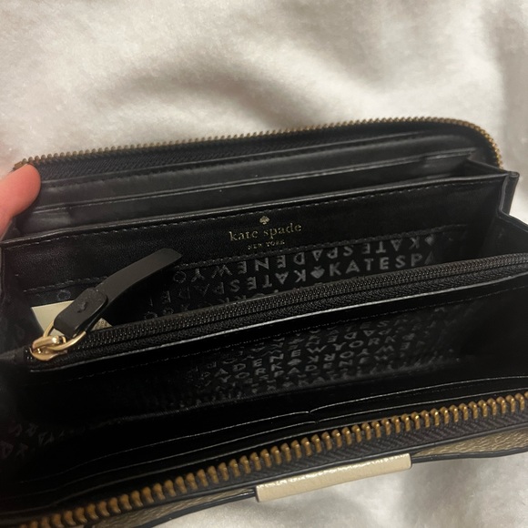 Rare white bow on black Kate Spade wallet - Picture 7 of 9